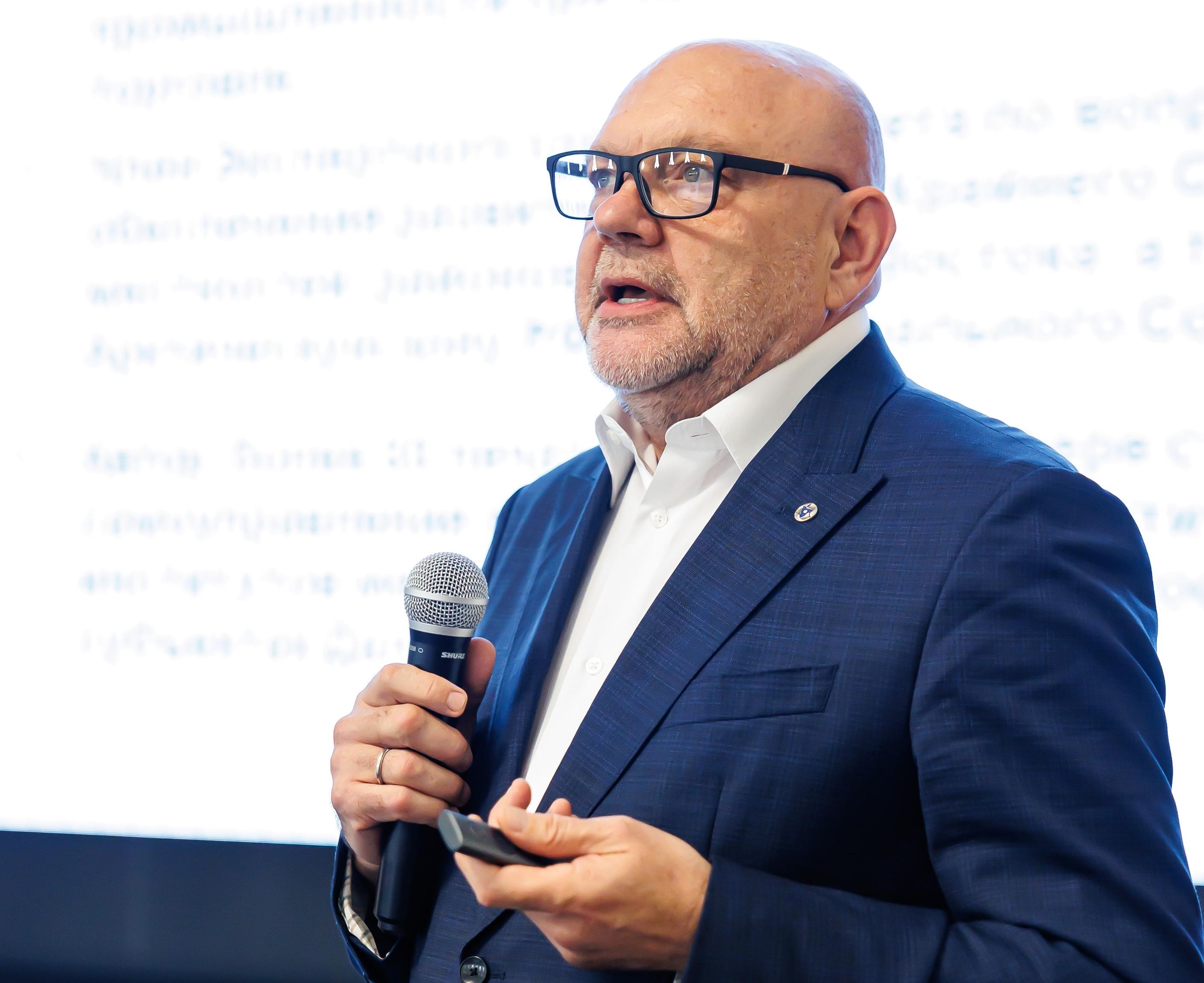 Николай Пегин поделился опытом работы с инвесторами на Инвесткампусе НААИР